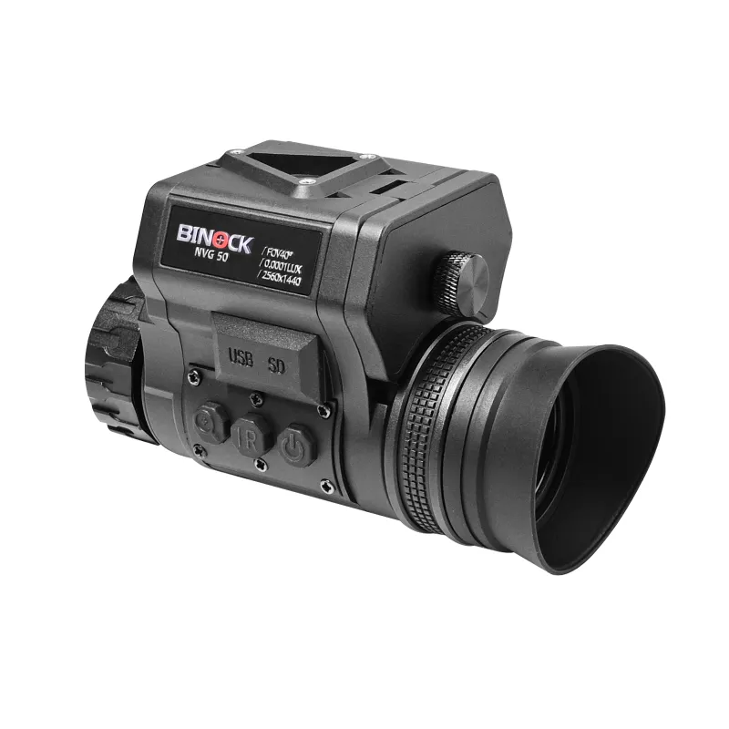 Монокуляр ночного видения Binock Model NVG50 с шлемом на белом фоне